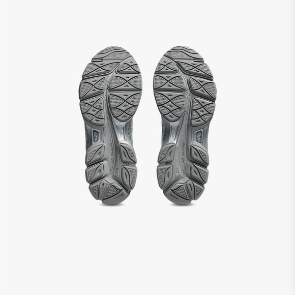 CECILIE BAHNSEN ASICS GEL-CUMULUS 16 SSCB - Picture 7 of 8